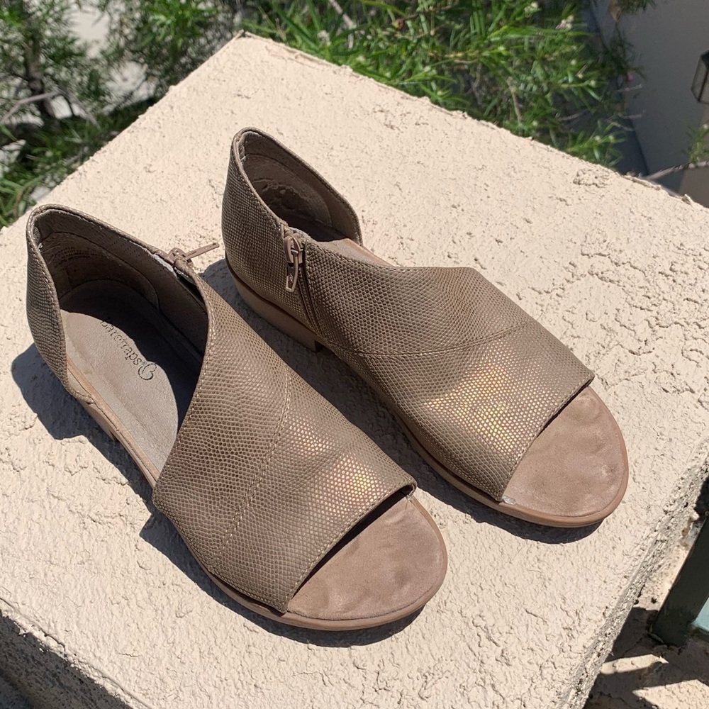 🥿💐Baretraps Sandals